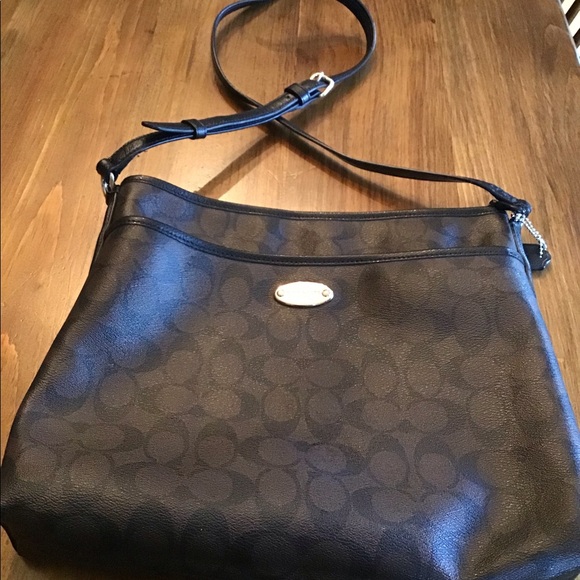 Coach File Crossbody - Picture 4 of 10